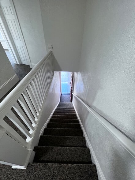 Building Photo - 709 32nd St