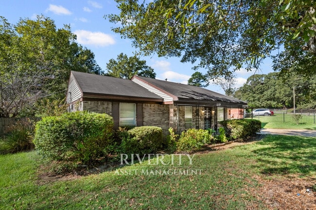 Building Photo - 277 Honduras Dr