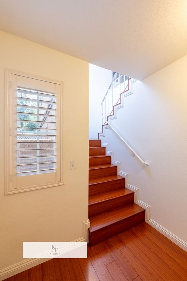 Building Photo - Bright Townhome in Sunset Community with Garage | Chino Valley USD