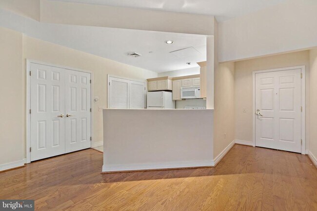 Building Photo - 1600 Arch St