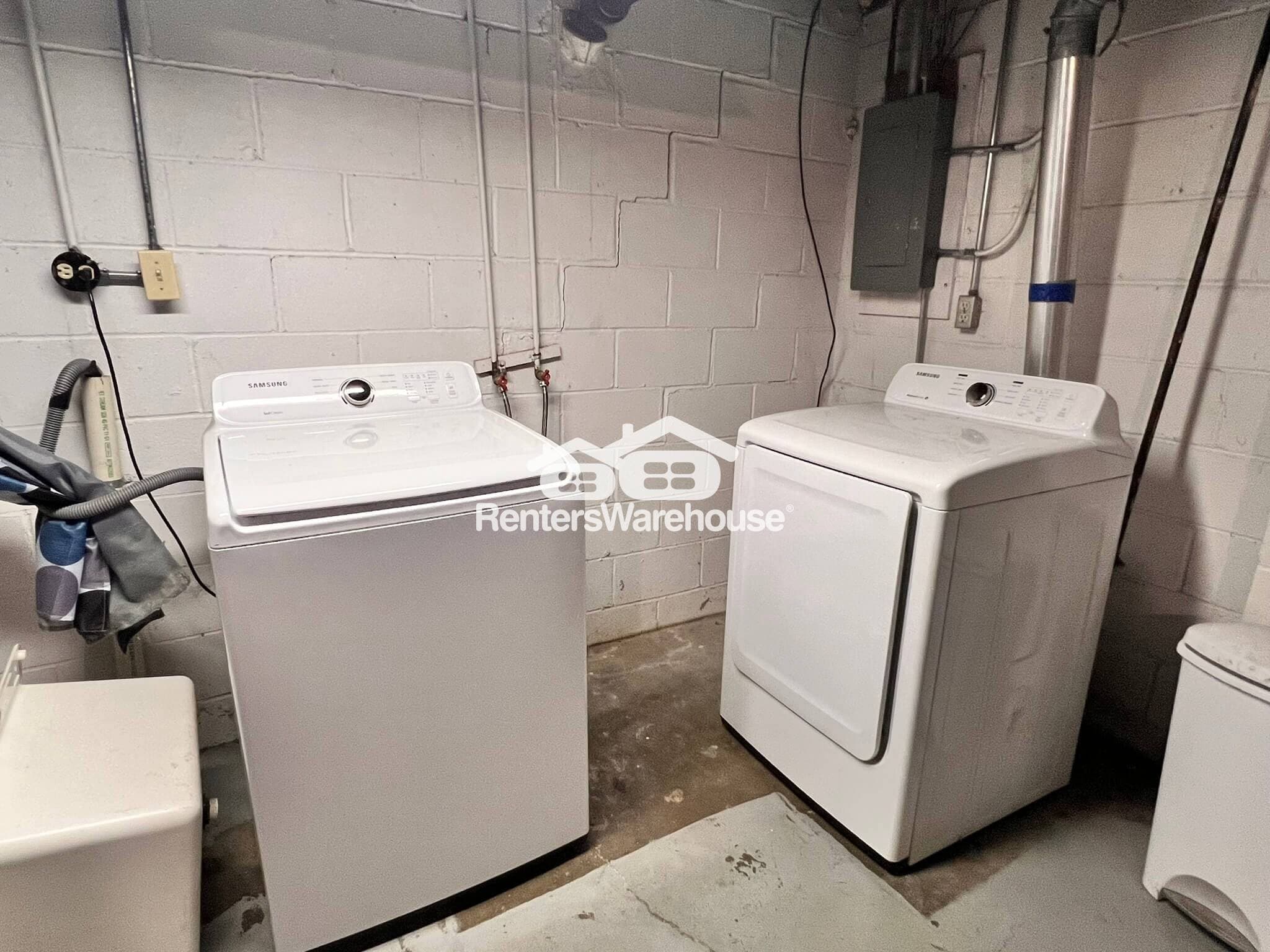 Building Photo - 1144 Polk Blvd