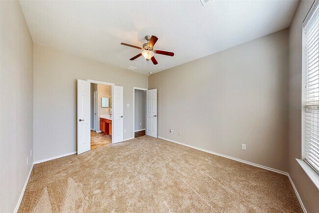 Building Photo - 8915 Headstall Dr