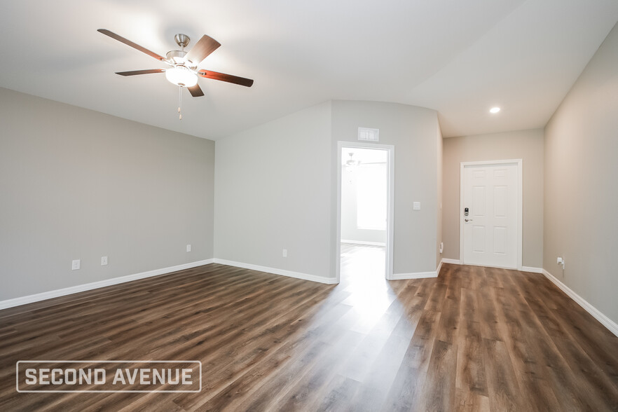 Building Photo - 208 Ravenswood Blvd