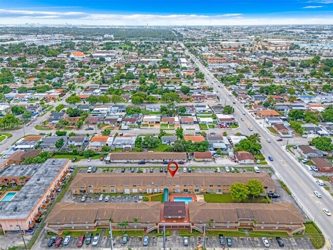 Building Photo - 1154 W 35th St