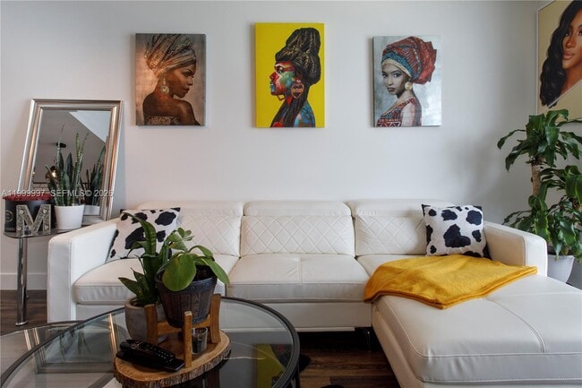 Building Photo - 185 SW 7th St