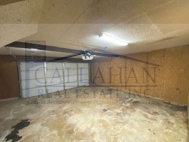 Building Photo - Twin Lakes 3 Bedroom Home