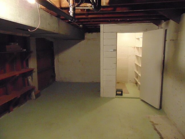 Building Photo - Adorable 3BD Home with Tons of Vintage Charm!