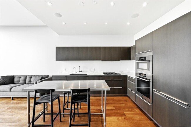 Building Photo - 210 Lavaca St