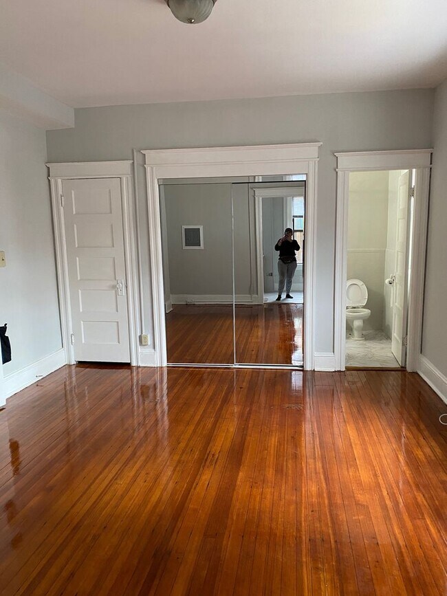 Interior Photo - Affordable apartment in Dupont Circle