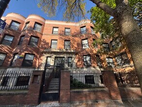 Building Photo - 5852 S King Dr