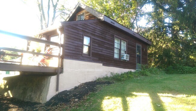 Building Photo - 1258 E Caracas Ave