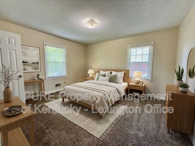 Building Photo - 2077 Dogwood Dr