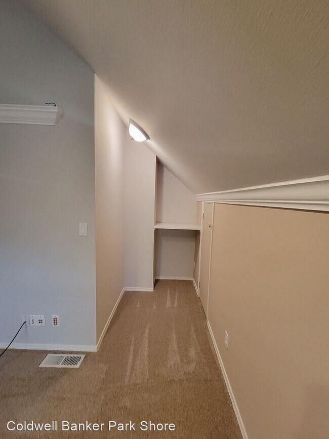 Building Photo - 4 br, 3.5 bath House - 6961 Wentworth Ave SW