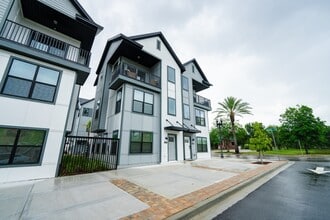 Building Photo - 181 Barstow Pl