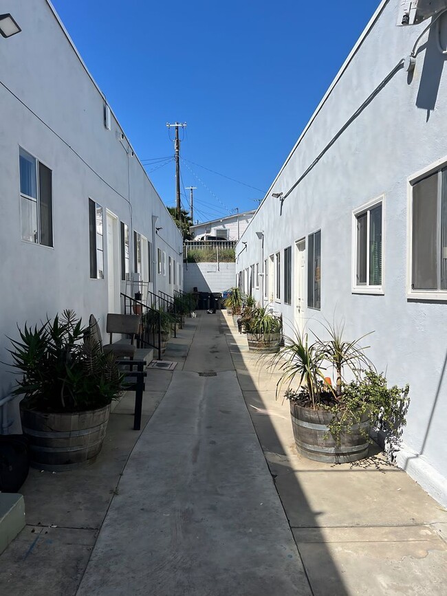 Building Photo - 819 S Palos Verdes St