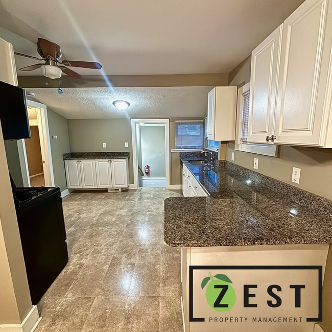 Building Photo - OPEN HOUSE- 2/19! 3PM-3:30PM! Updated 3 Bed Ranch in Madison Heights Ready for Move in!