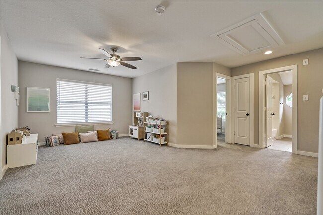 Building Photo - 38 E Gaslight Pl