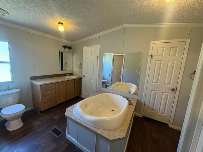 Building Photo - Beautiful 3 Bedroom home in Stonewall
