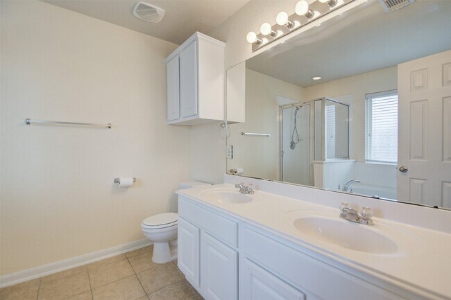 Building Photo - 17523 Cypress Orchard Ln