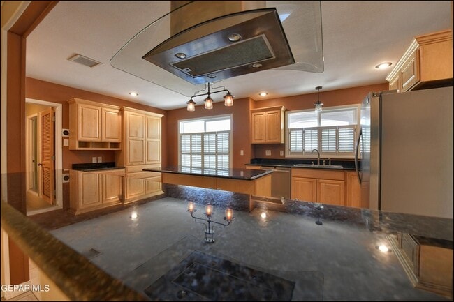 Building Photo - 424 Stonebluff Rd