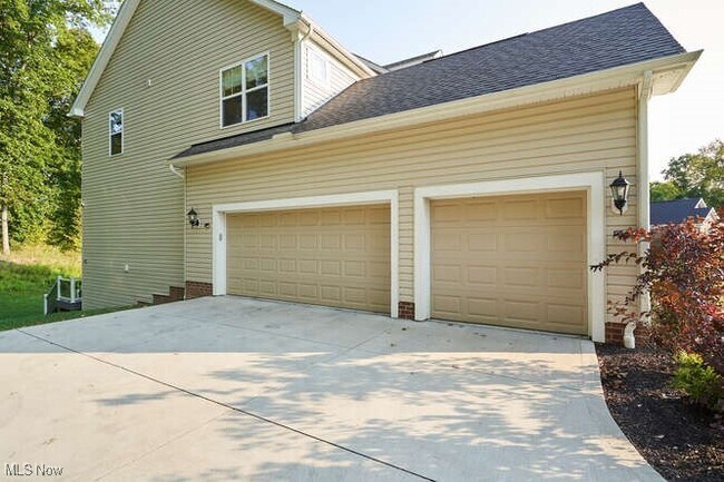 Building Photo - 538 High Point Dr