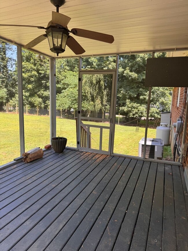 Building Photo - 3 Bedroom || 2.5 Bathroom Single Family Home