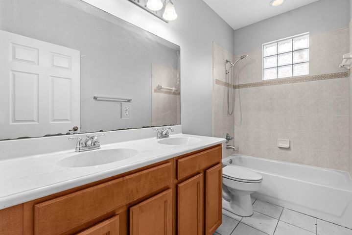 Building Photo - 4045 Key Lime Blvd
