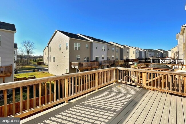 Building Photo - 210 Apsley Terrace