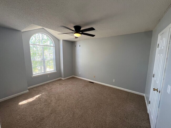 Building Photo - 3153 Achey Dr