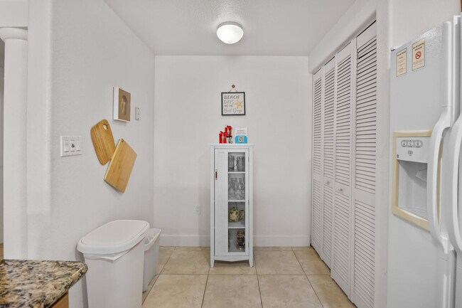 Building Photo - 817 Mystic Dr