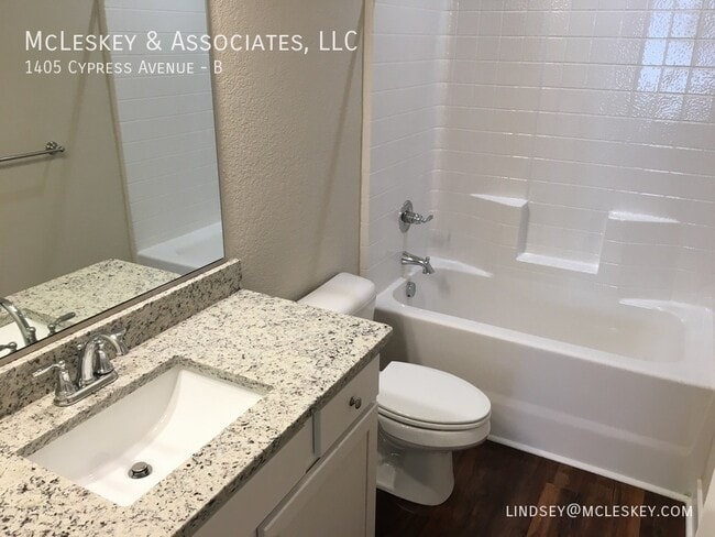 Building Photo - 1405 Cypress Ave