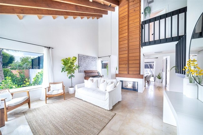 Building Photo - 330 SW 133rd Pl