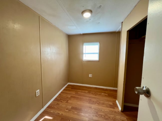 Building Photo - 106 Oleander Dr