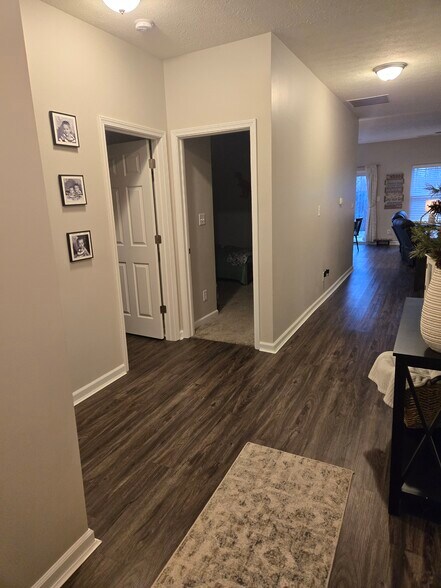 Building Photo - 914 Baden Manor Dr