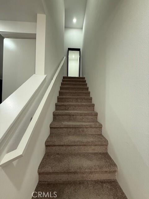 Building Photo - 385 Ruby Red Dr