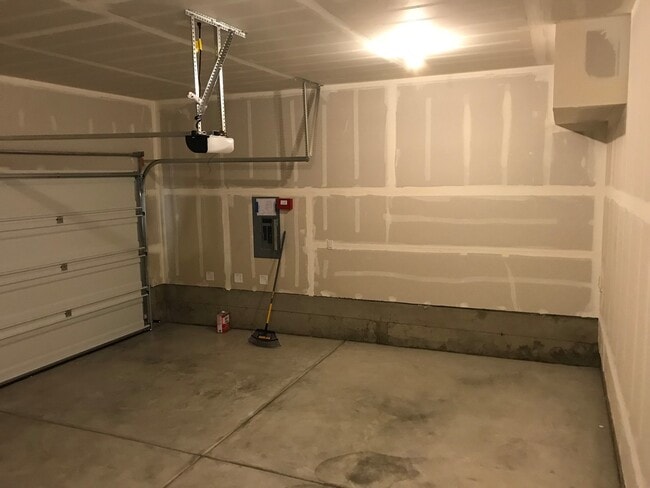 Building Photo - Spacious 4 Bd 2.5 Ba Home in  Camas School District! Upgrades! Close to Parks & Freeway Access!