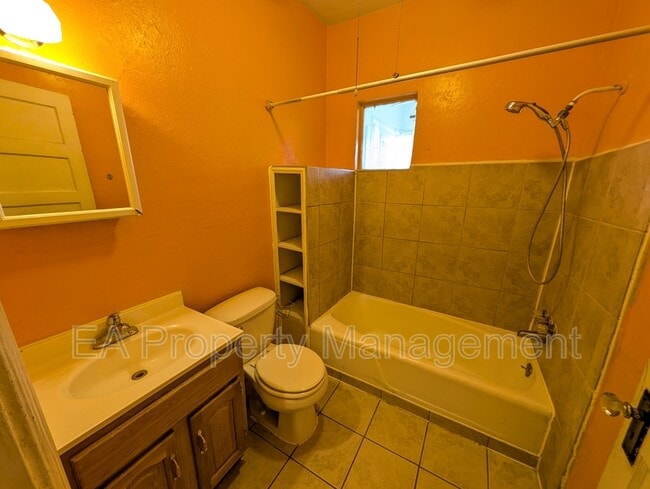 Building Photo - 808 13th St NW