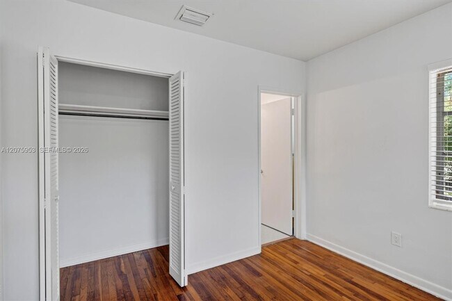 Building Photo - 6629 SW 65th St
