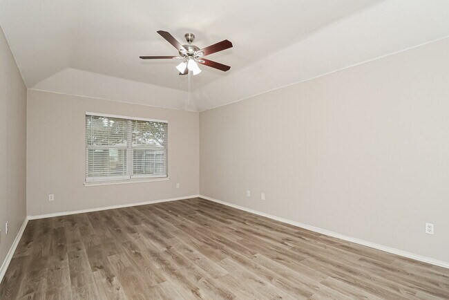 Building Photo - 113 Oak Hollow Ln