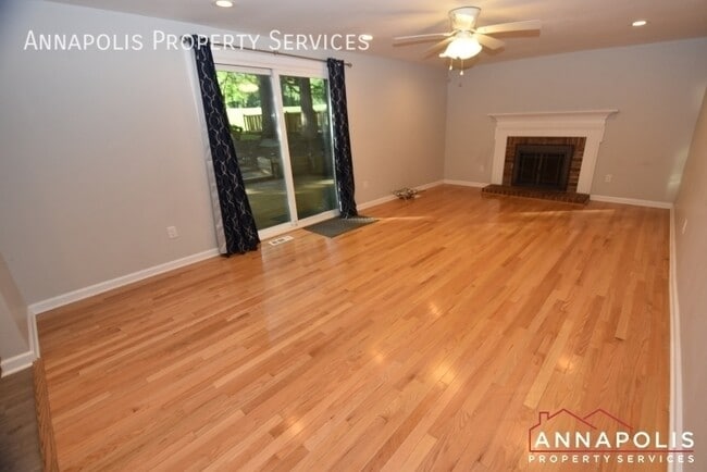 Building Photo - 528 Bay Green Dr
