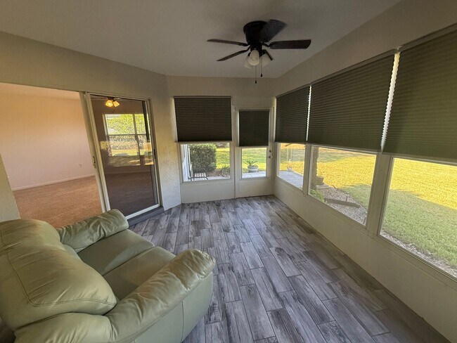 Building Photo - Classic Comfort in Rainbow Springs Country...