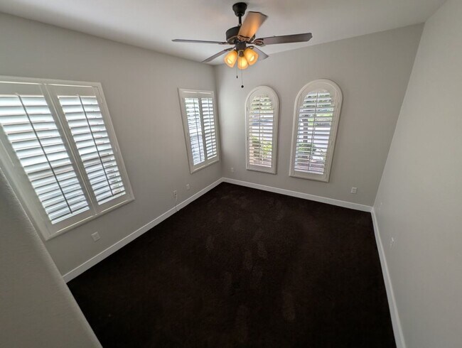 Building Photo - 1045 Ambrosia Dr