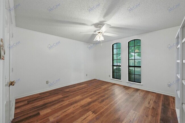 Building Photo - 217 Elder Oak Dr