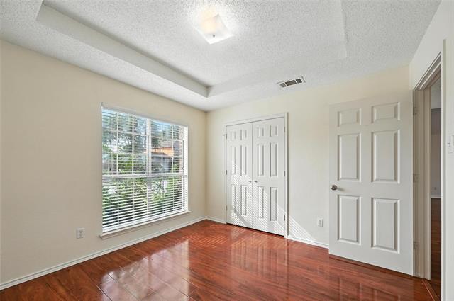 Building Photo - 2711 Primrose Ln