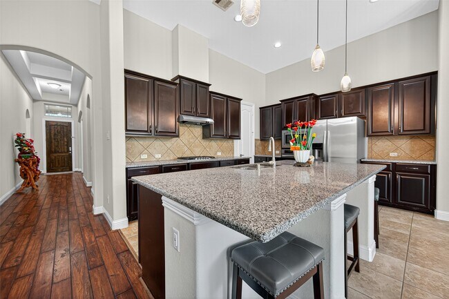 Building Photo - 15802 Pine Cone Ln