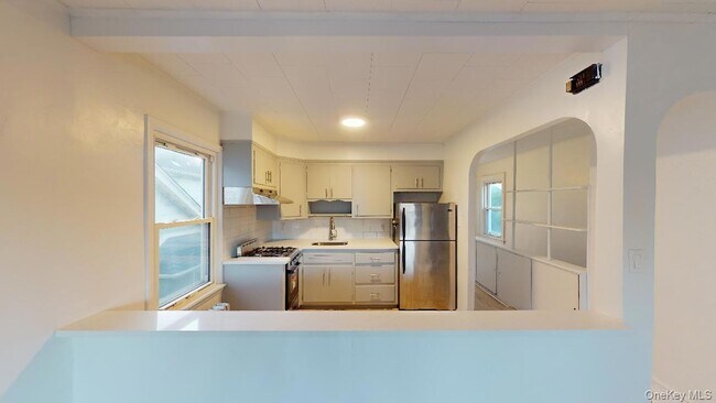 Building Photo - 96-23 72nd Rd