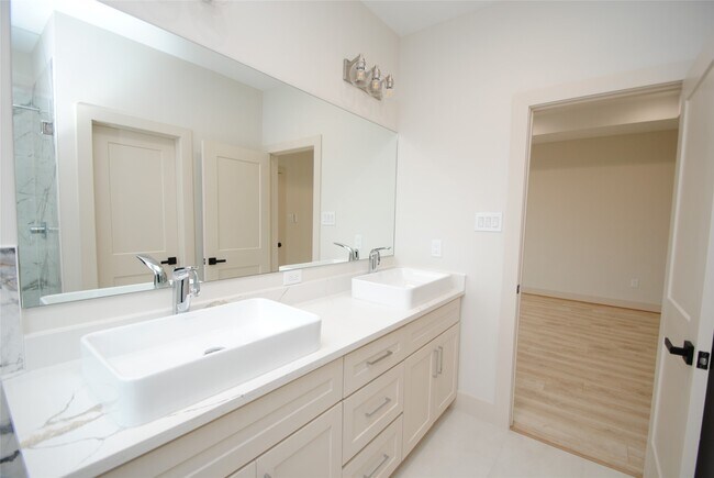 Building Photo - 6310 Illinois St