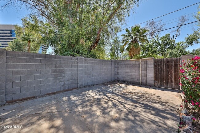 Building Photo - 63 W Windsor Ave