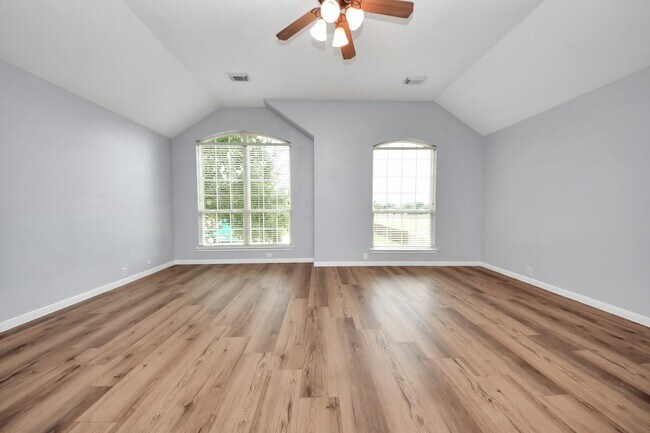 Building Photo - 9002 Sundown Dr