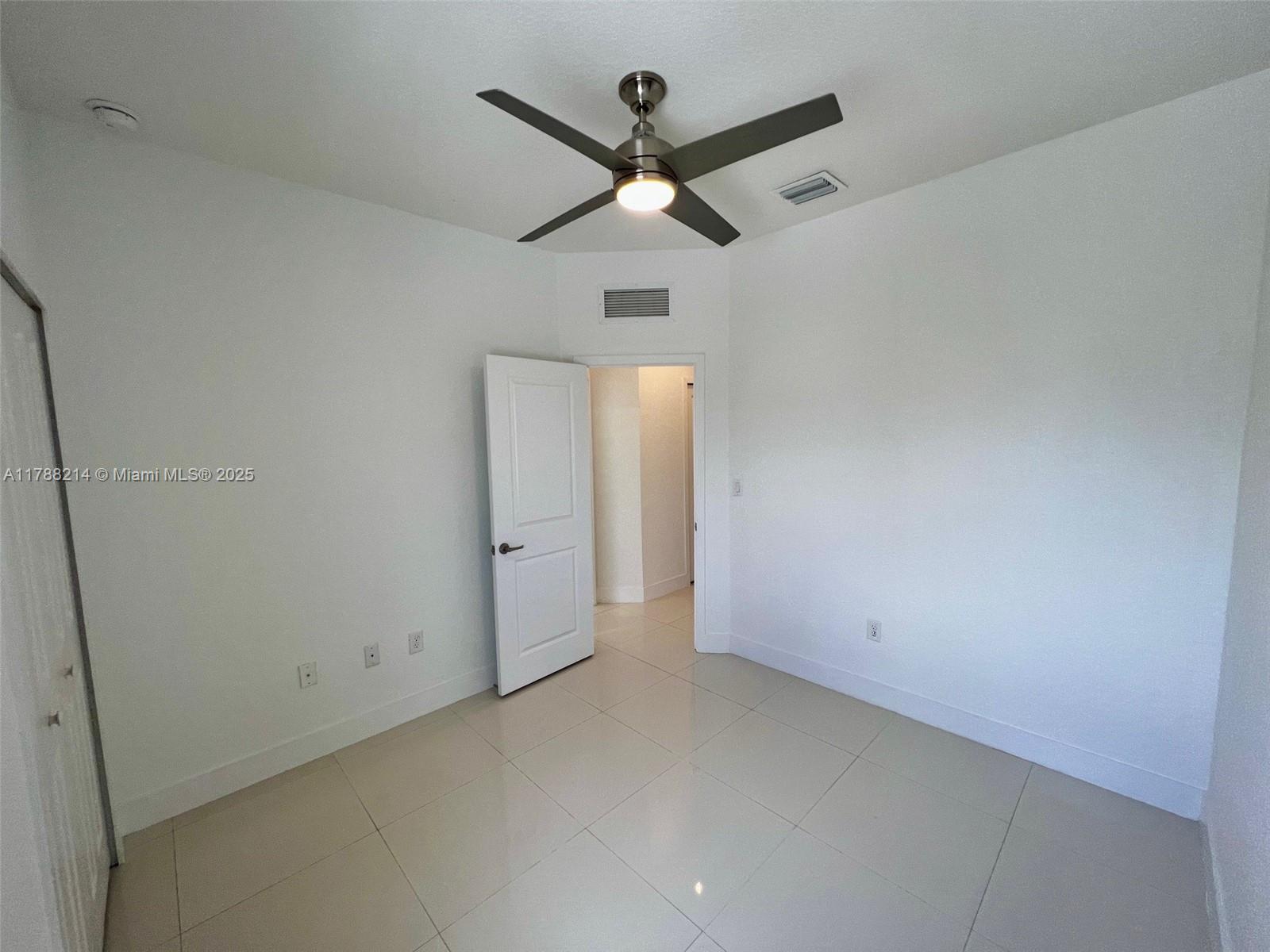 Building Photo - 492 SW 91st Pl
